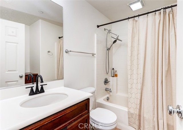 15220 Cambridge, Tustin, CA 92782