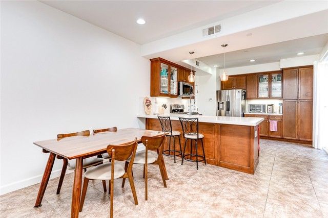 15220 Cambridge, Tustin, CA 92782