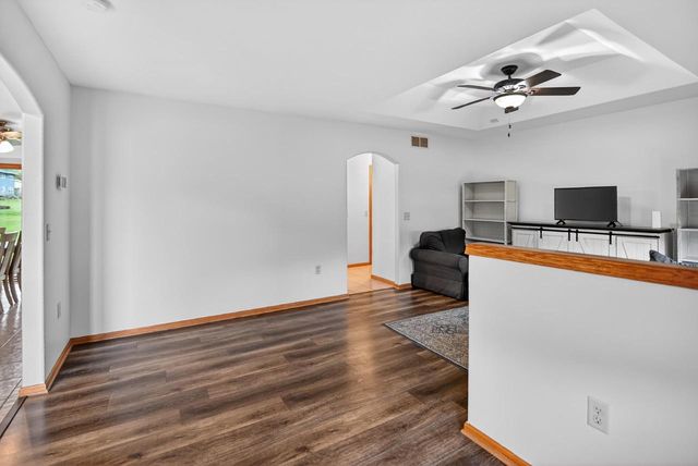 383 Sunnyview Lane, Marshall, WI 53559