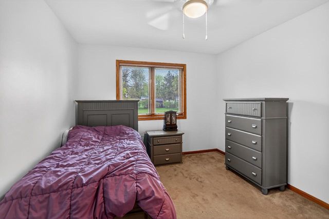 383 Sunnyview Lane, Marshall, WI 53559