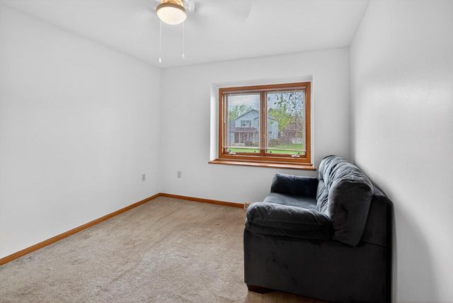 383 Sunnyview Lane, Marshall, WI 53559