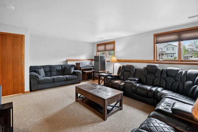 383 Sunnyview Lane, Marshall, WI 53559