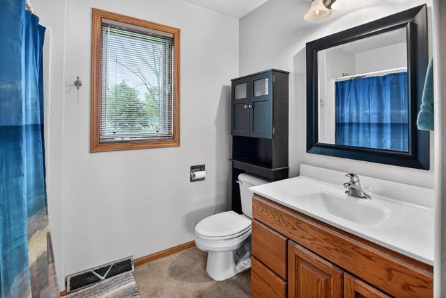 383 Sunnyview Lane, Marshall, WI 53559