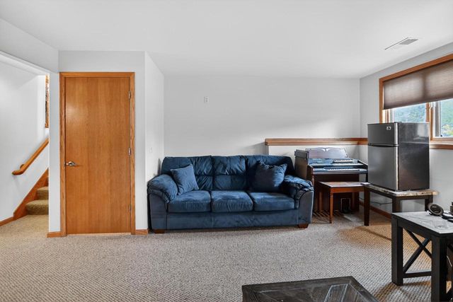 383 Sunnyview Lane, Marshall, WI 53559