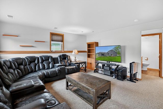383 Sunnyview Lane, Marshall, WI 53559