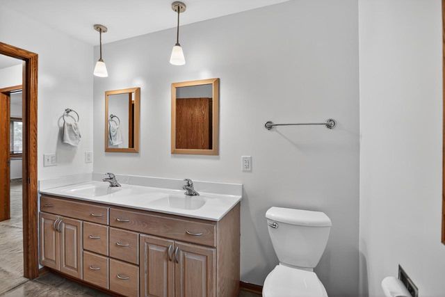 383 Sunnyview Lane, Marshall, WI 53559
