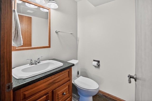 383 Sunnyview Lane, Marshall, WI 53559