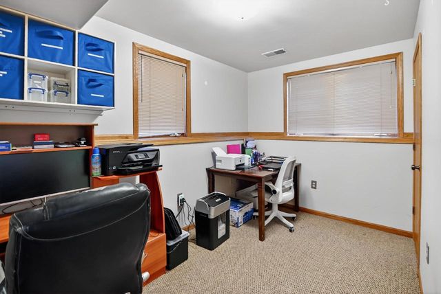 383 Sunnyview Lane, Marshall, WI 53559