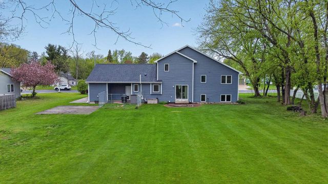 383 Sunnyview Lane, Marshall, WI 53559