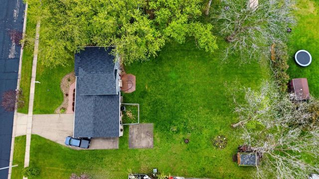 383 Sunnyview Lane, Marshall, WI 53559