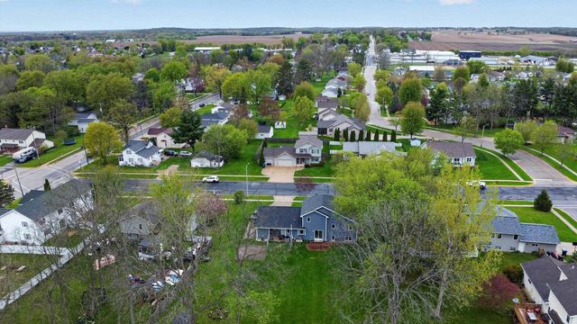 383 Sunnyview Lane, Marshall, WI 53559