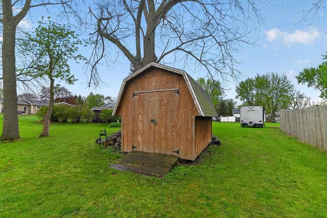 383 Sunnyview Lane, Marshall, WI 53559