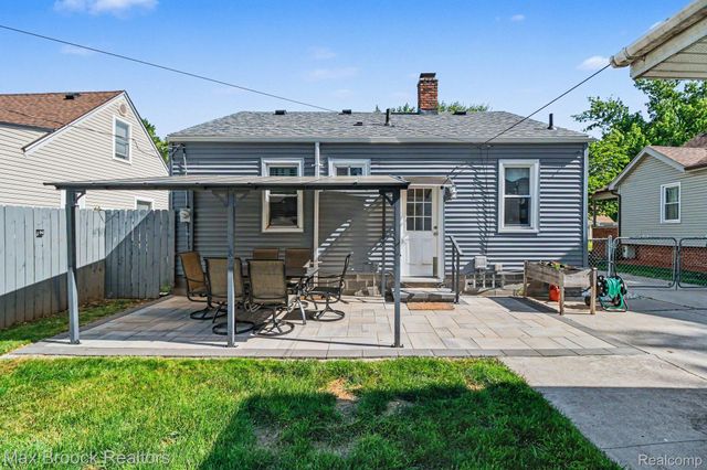 1022 Whitcomb Avenue, Royal Oak, MI 48073