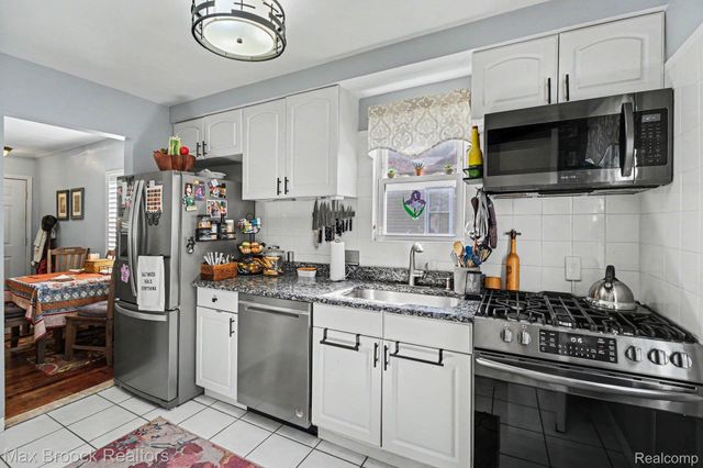 1022 Whitcomb Avenue, Royal Oak, MI 48073