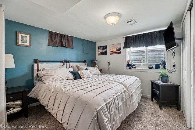 1022 Whitcomb Avenue, Royal Oak, MI 48073