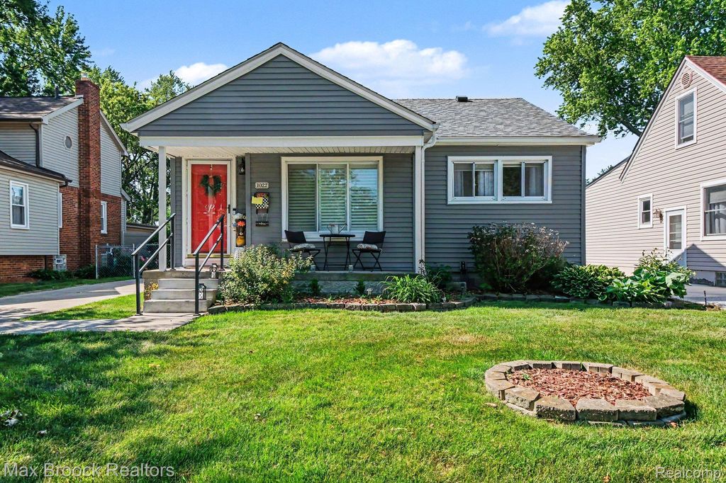 1022 Whitcomb Avenue, Royal Oak, MI 48073