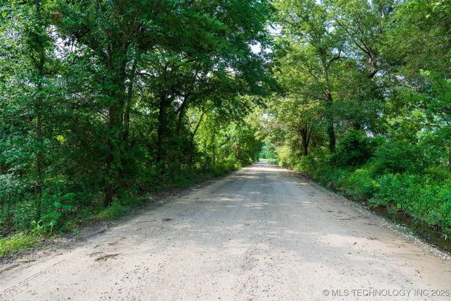 E 303rd Street, Porum, OK 74455