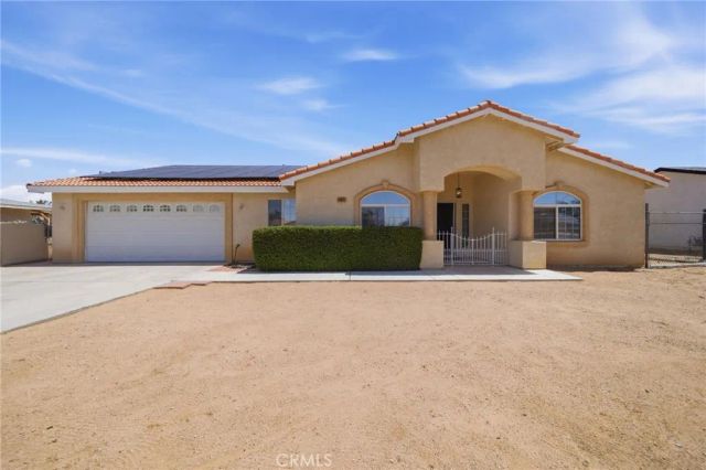 14083 Pawnee Road, Apple Valley, CA 92307