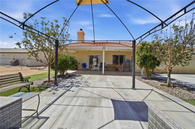 14083 Pawnee Road, Apple Valley, CA 92307