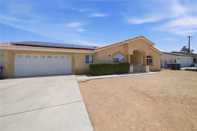 14083 Pawnee Road, Apple Valley, CA 92307