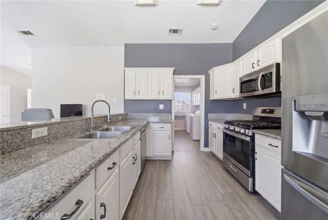 14083 Pawnee Road, Apple Valley, CA 92307