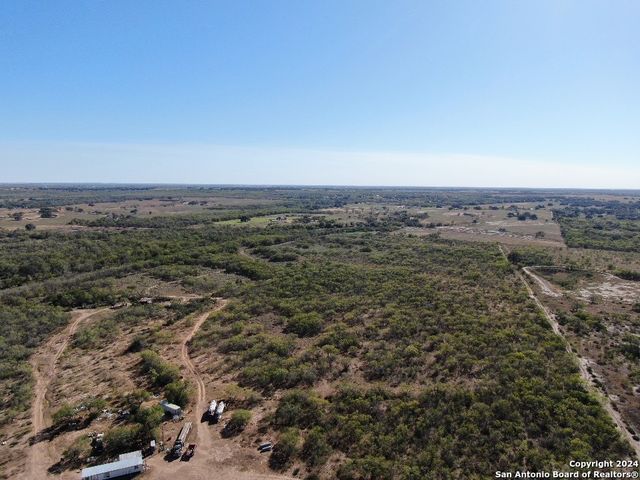6459 Fm 536, Floresville, TX 78114