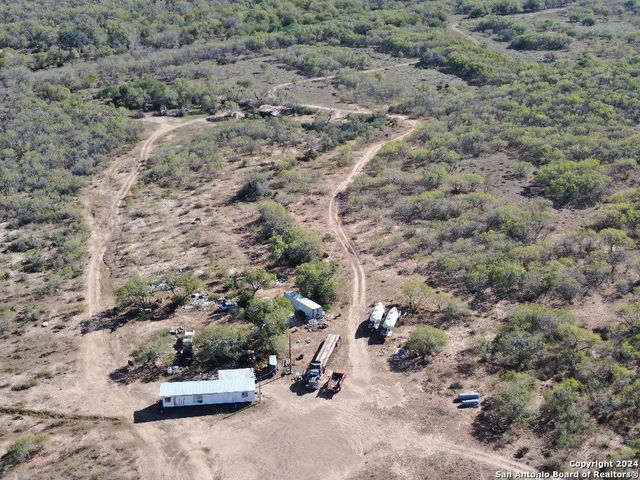 6459 Fm 536, Floresville, TX 78114