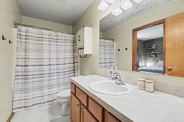 3540 Breezewood Drive SE, Grand Rapids, MI 49512