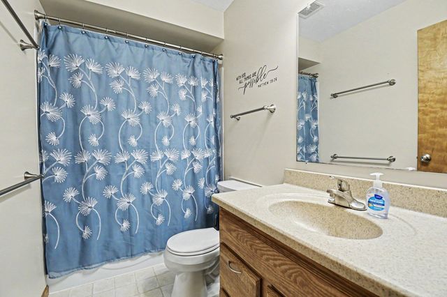 3540 Breezewood Drive SE, Grand Rapids, MI 49512