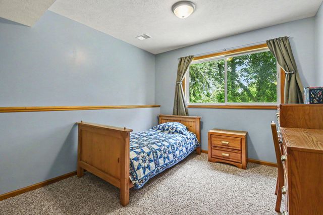 3540 Breezewood Drive SE, Grand Rapids, MI 49512