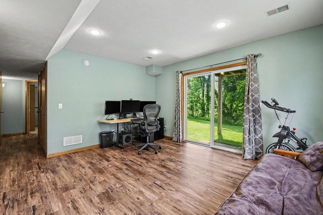 3540 Breezewood Drive SE, Grand Rapids, MI 49512