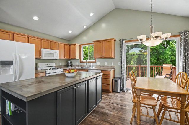 3540 Breezewood Drive SE, Grand Rapids, MI 49512