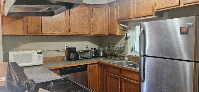 611 W Miller Road, Lansing, MI 48911