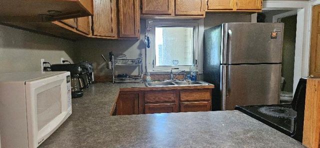 611 W Miller Road, Lansing, MI 48911