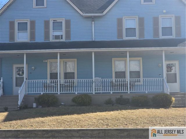 23 Maple Street, Helmetta, NJ 08828
