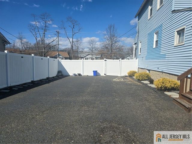 23 Maple Street, Helmetta, NJ 08828