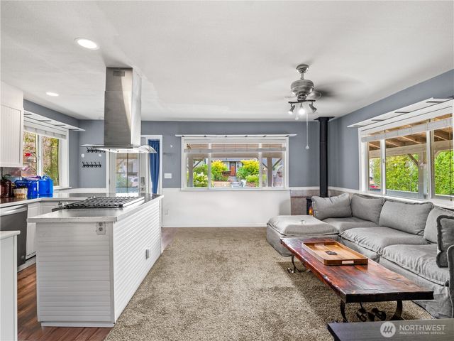 206 Kentucky Avenue, Granite Falls, WA 98252
