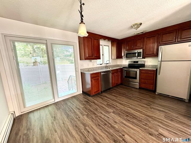 3 Saint Marc Circle Q, South Windsor, CT 06074