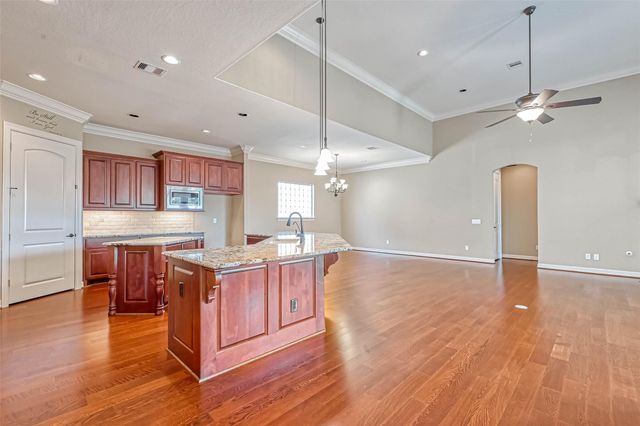 5014 Fairford Drive, Sugar Land, TX 77479