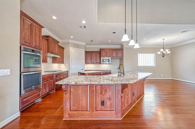 5014 Fairford Drive, Sugar Land, TX 77479