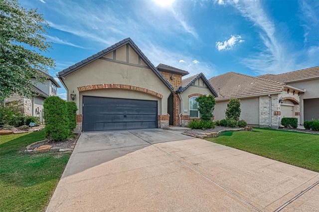 5014 Fairford Drive, Sugar Land, TX 77479