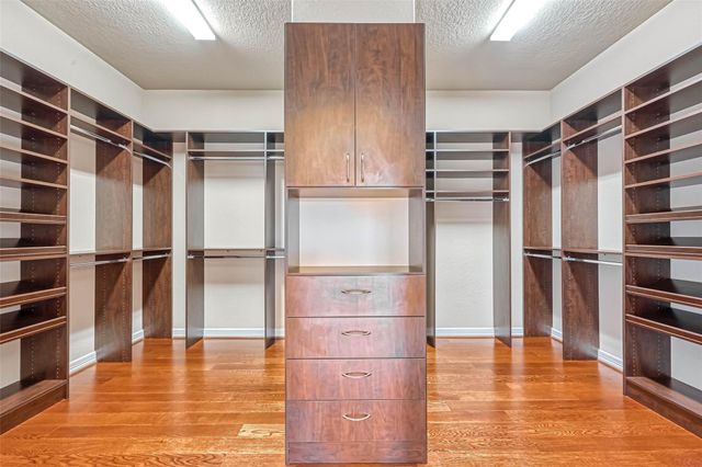 5014 Fairford Drive, Sugar Land, TX 77479