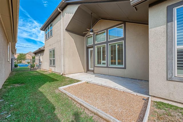 5014 Fairford Drive, Sugar Land, TX 77479