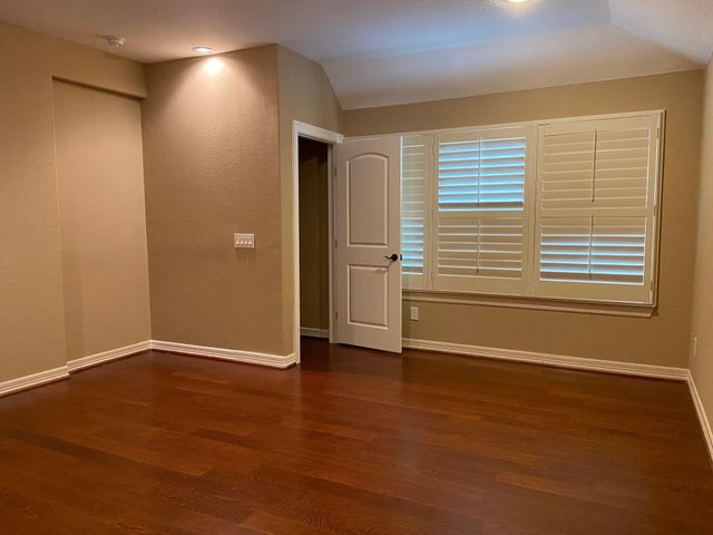 5014 Fairford Drive, Sugar Land, TX 77479