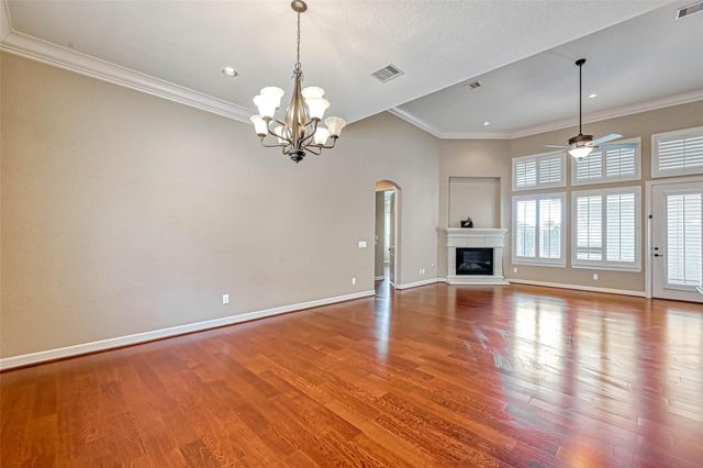 5014 Fairford Drive, Sugar Land, TX 77479