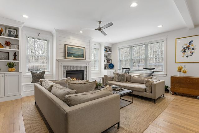 14 Wiggin Way, Stratham, NH 03885