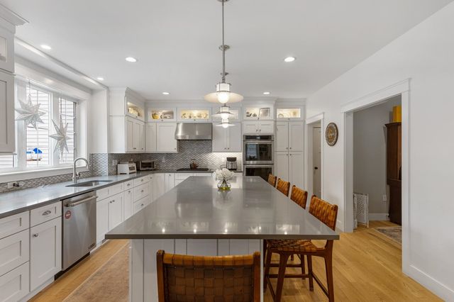 14 Wiggin Way, Stratham, NH 03885