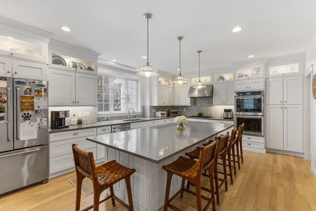14 Wiggin Way, Stratham, NH 03885