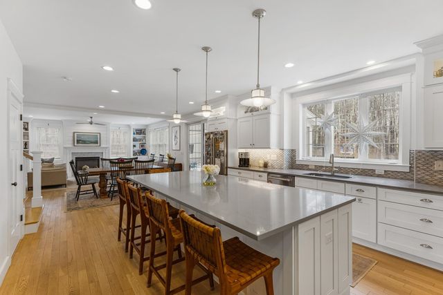 14 Wiggin Way, Stratham, NH 03885