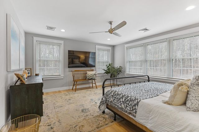 14 Wiggin Way, Stratham, NH 03885